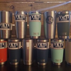New Yeti 20 oz with Lids $20